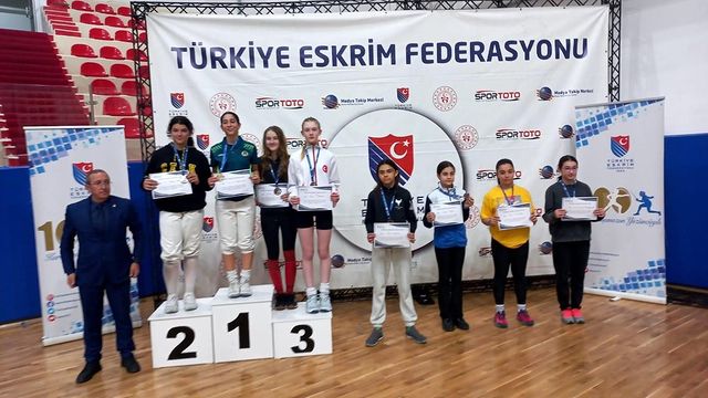 Türkiye Eskrim Fedarasyonu U10-U12-U14 Epe Türkiye Şampiyonası'nda başarılar elde etti