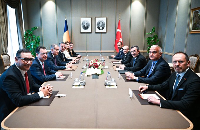 Türkiye Cumhurbaşkanı Yardımcısı, Romanya Başbakanı ile Görüştü
