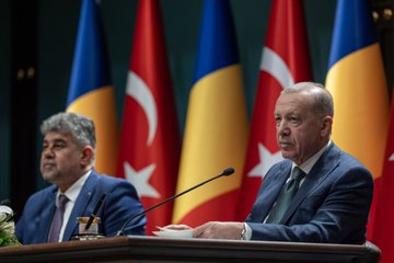 Millî Eğitim Bakanı Yusuf Tekin, Romanya Başbakanı Marcel Ciolacu'yu Ziyaret Etti