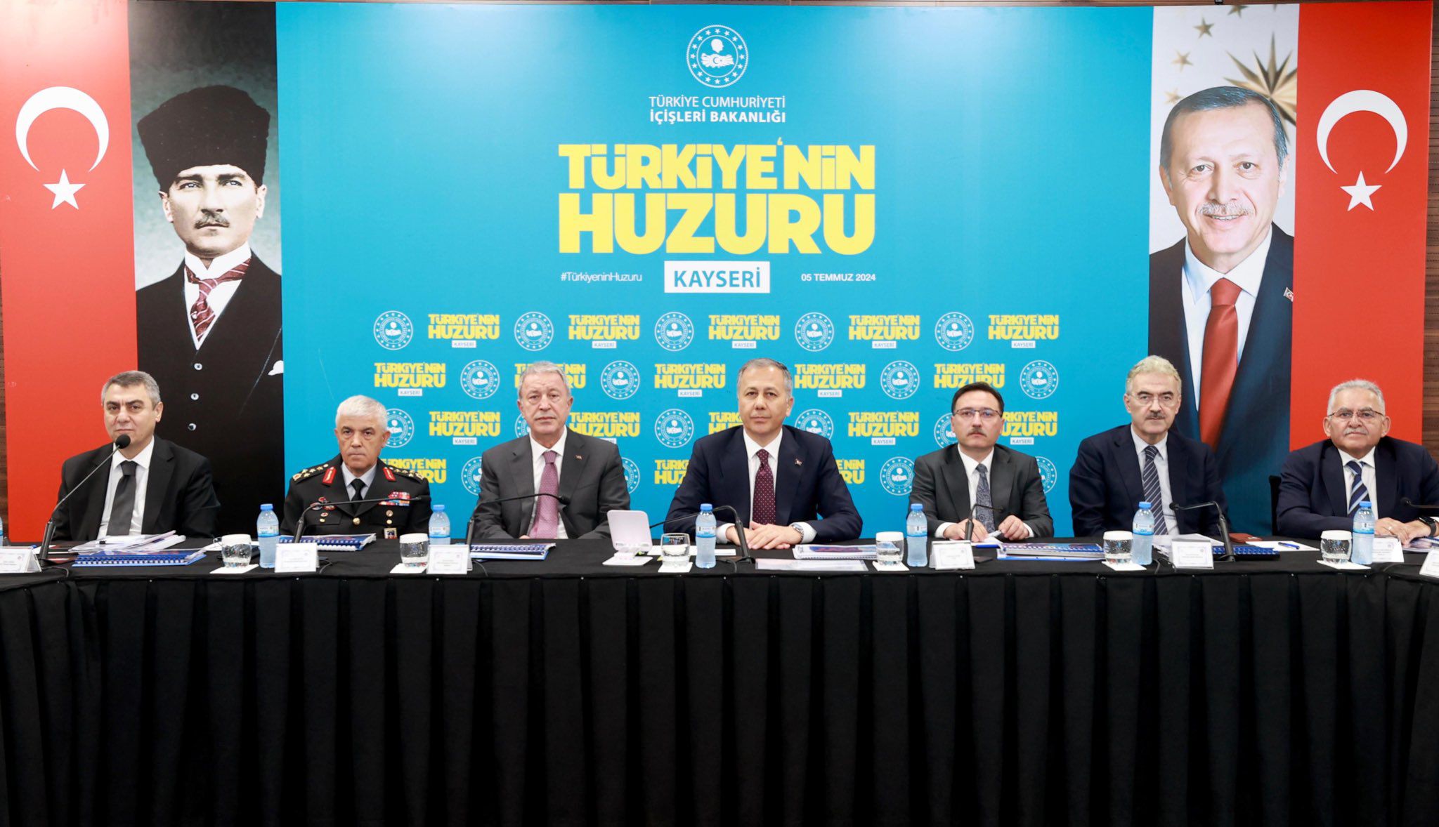 İçişleri Bakanı Ali Yerlikaya: Suriyeli Sığınmacıların Bilgilerinin Sızdırıldığı İddialarıyla İlgili Soruşturma Başlatıldı