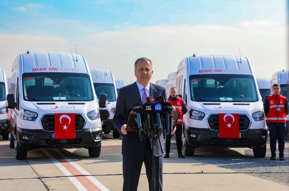 İçişleri Bakanı Ali Yerlikaya: Türkiye'deki Yabancıların Adresleri Kontrol Ediliyor
