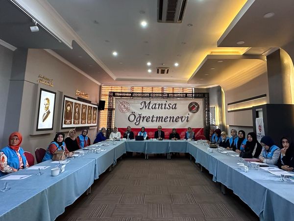 Ege Bölgesi Kadın Kolları Manisa’da Toplandı