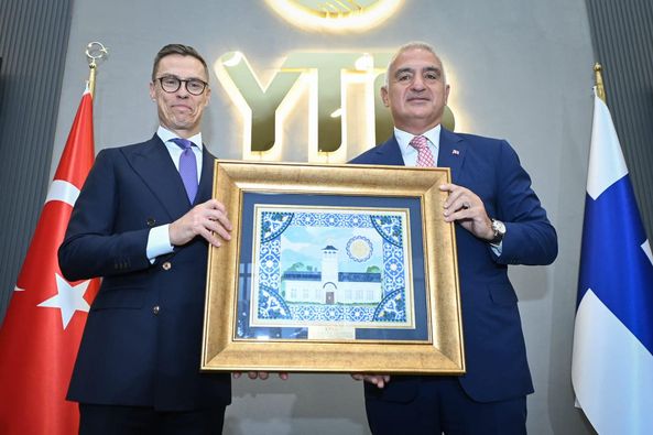 Bakan Mehmet Ersoy, Finlandiya Cumhurbaşkanı Alexander Stubb ile birlikte Finlandiya Tatarları adlı kitabın tanıtımını gerçekleştirdi