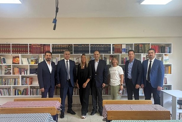 
Herkese Kitap Vakfı, Deprem Bölgesinde Yeni Bir Kütüphane Kurarak Eğitime Destek Veriyor
