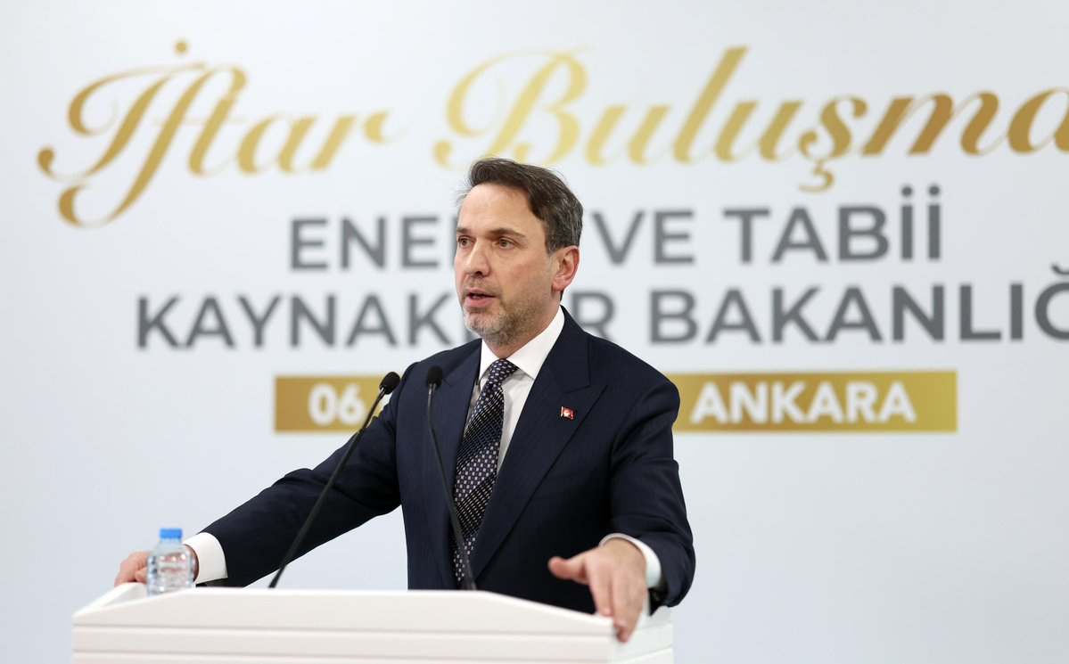 Enerji ve Tabii Kaynaklar Bakanı Bayraktar: Birlik ve Beraberliğin Güçlendirildiği İftarda Çalışanlarla Bir Araya Geldik