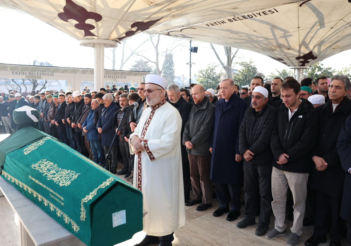 Cumhurbaşkanı Erdoğan, Bereketzade Camii Emekli İmam Hatiplerinden Kasım Yağcıoğlu'nun Cenaze Törenine Katıldı