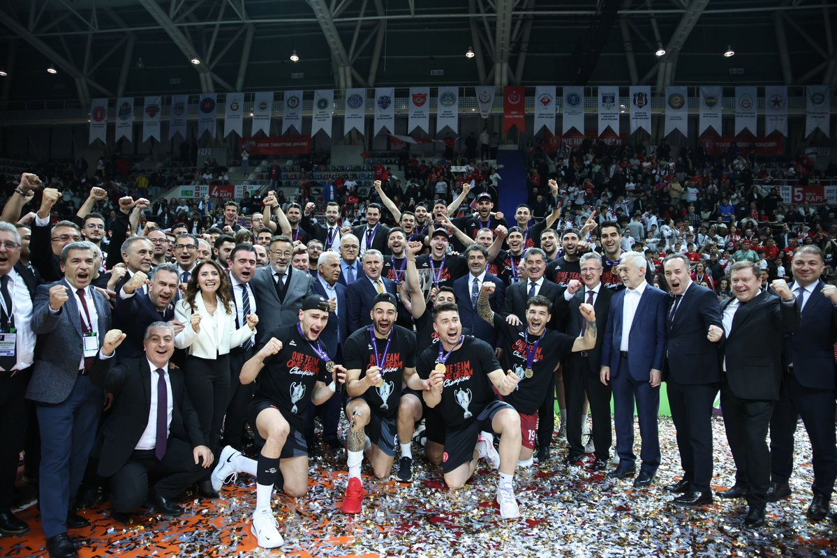 Ziraat Bankkart, CEV Kupası'nı Kazandı