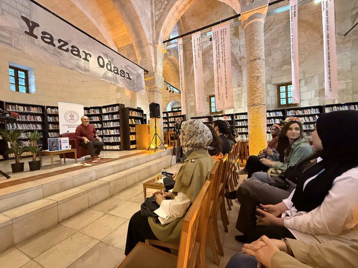 Tarık Tufan, Adana’da Kültür Yolu Festivali Kapsında Söyleşiye Katıldı
