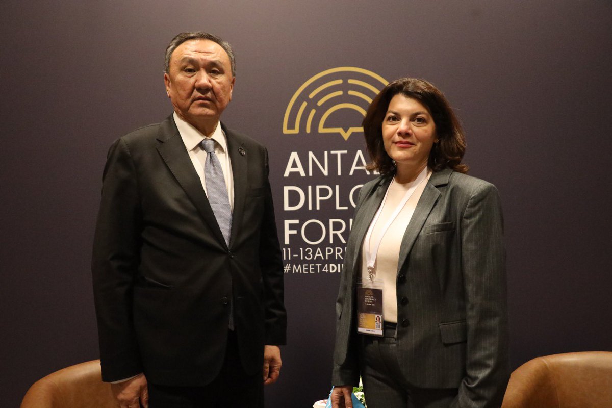 Ortaklık Güçlendirmesi: OTS Genel Sekreteri Antalya Diplomasi Forum'da UNRWA Temsilcisiyle Buluştu