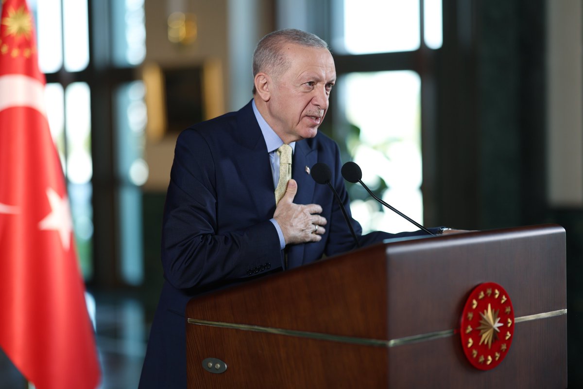 Türkiye Cumhurbaşkanı Erdoğan, Komando Uzman Erbaşlarını Tebrik Etti