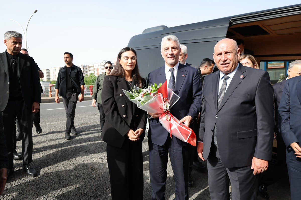 Ticaret Bakanı Bolat Diyarbakır'da MHP İl Başkanlığı Ziyareti