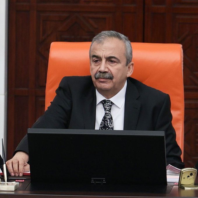 TBMM Başkanvekili Sırrı Süreyya Önder Vefat Etti