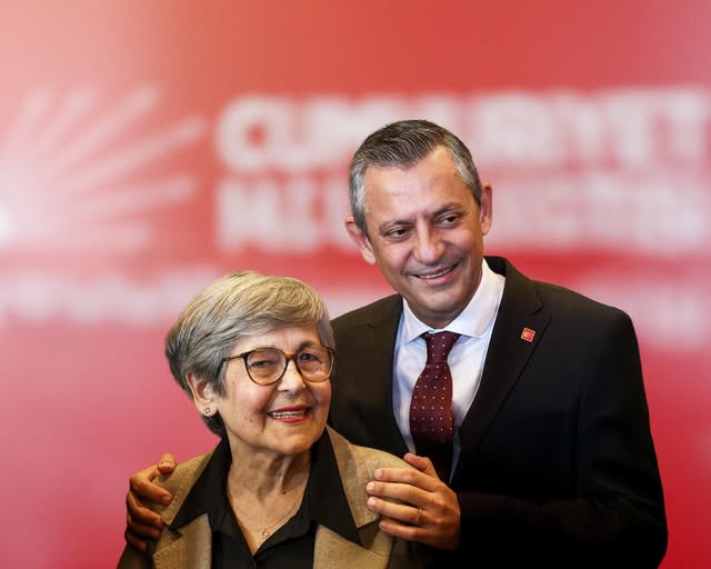 Özgür Özel'den Anneler Günü Mesajı: