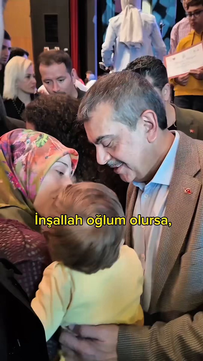 Millî Eğitim Bakanı Tekin, Geleneksel Kitap Okuma Yarışması'nda Başarılı Öğrencileri Kutladı