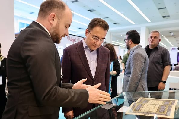 Deva Partisi Lideri Ankara'da Uluslararası İslam Sanatları Fuarı'nı Ziyaret Etti