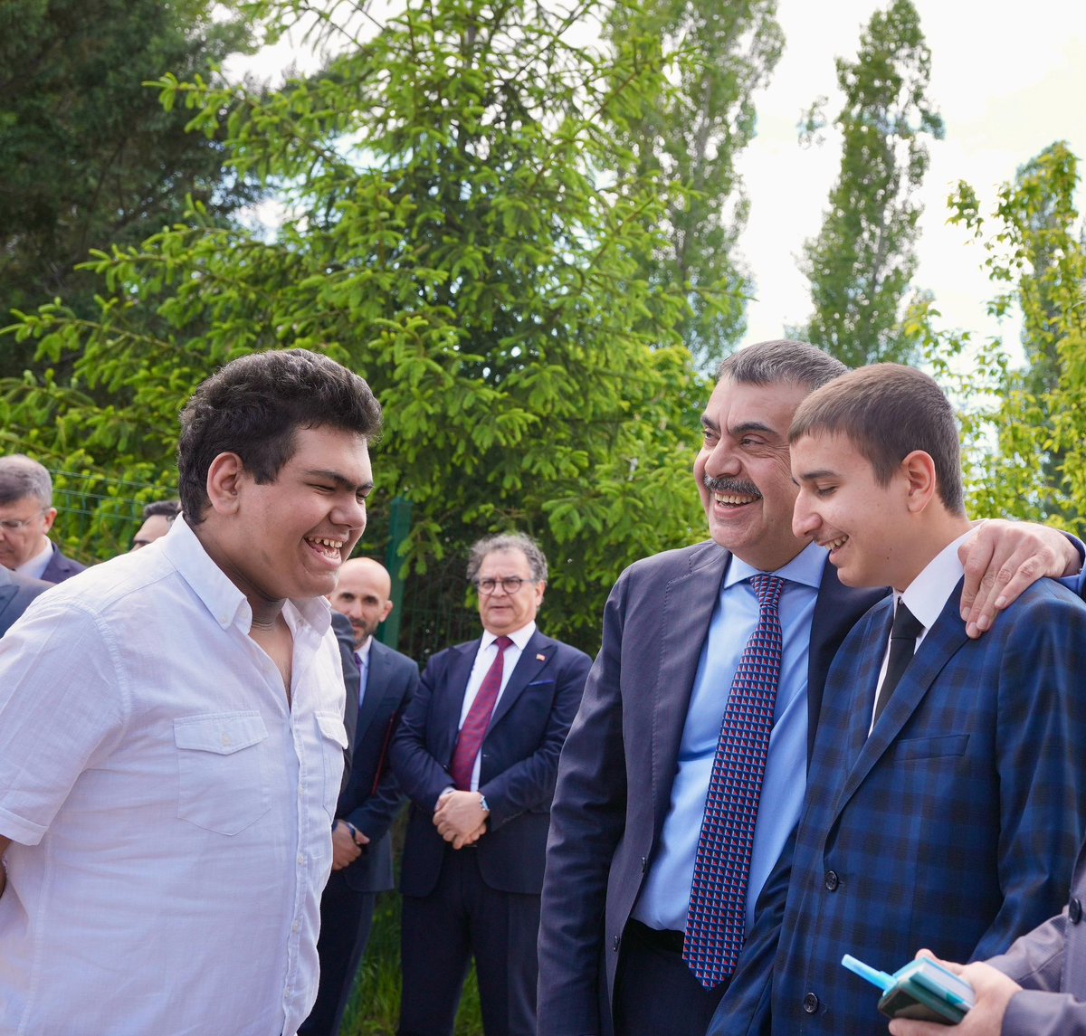 Bakan Tekin ve Göktaş, Kani Karaca Görme Engelliler İmam Hatip Ortaokulu'nu Ziyaret Etti