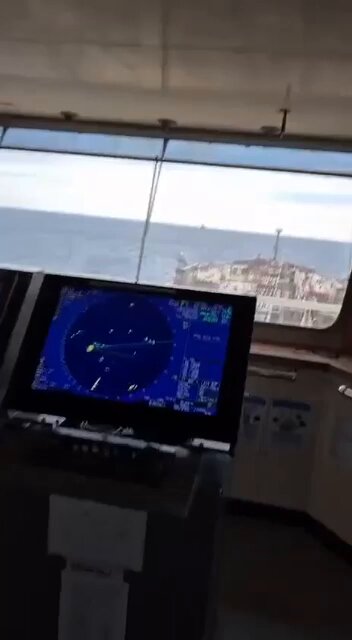 Estonya'nın Petrol Tankerini Durdurma Girişimi Rus Uçağıyla Engellendi