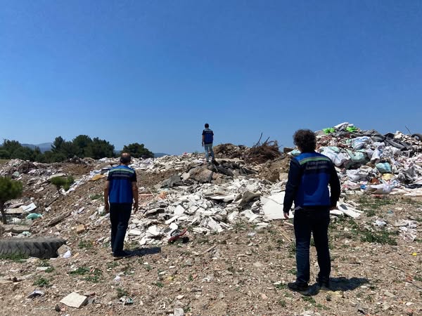 İzmir'de Vahşi Atık Depolaması: Gaziemir Belediyesi'ne 1 Milyon TL'lik Ceza