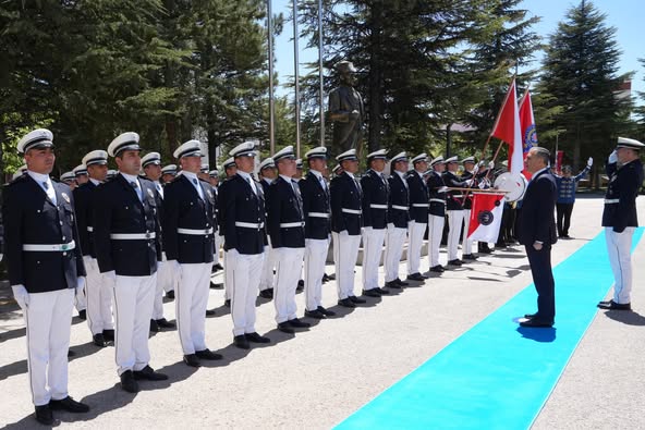 İçişleri Bakanı Yerlikaya Polis Akademisi Mezuniyet Töreni Öncesi Öğrencilerle Bir Araya Geldi