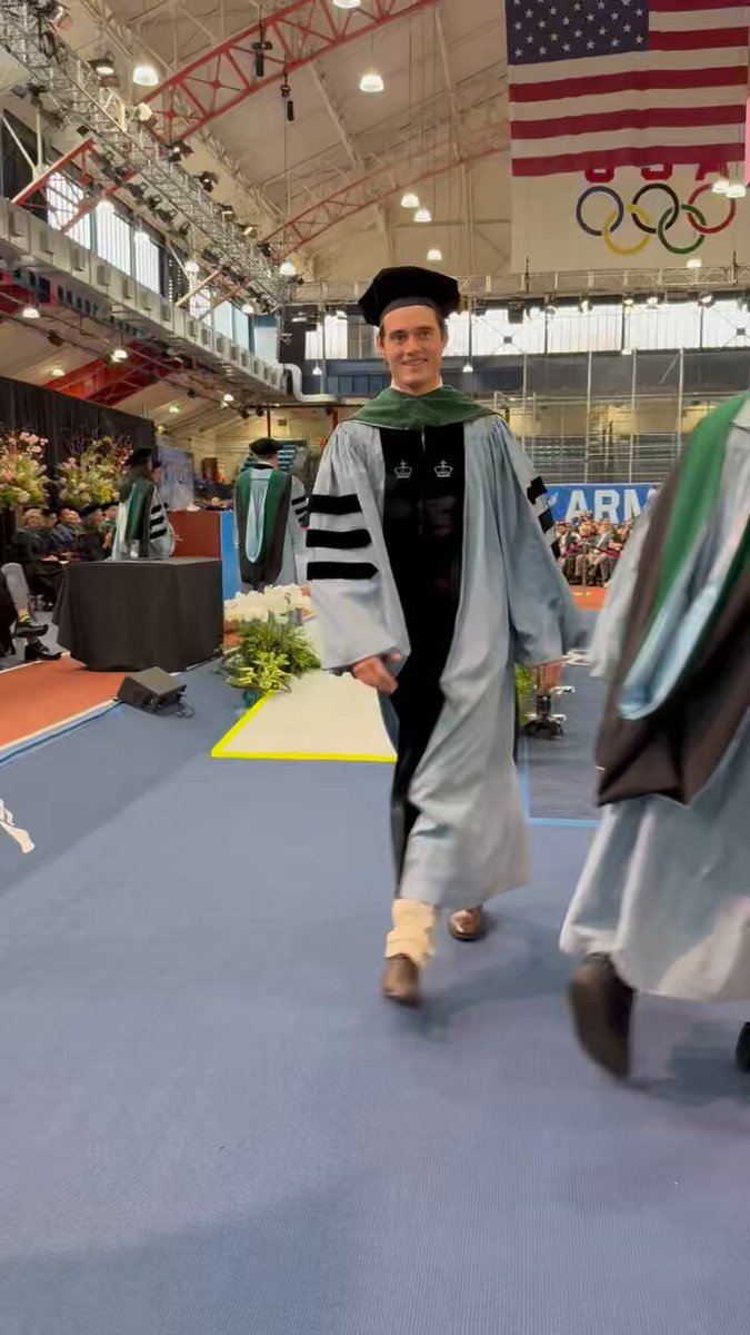 Dr. Mehmet Oz'un Oğlu Oliver Columbia Üniversitesi Tıp Fakültesi'nden Mezun Oldu
