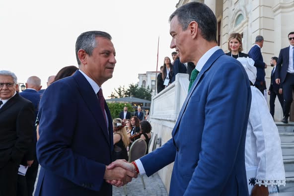 CHP Lideri Özel, Sosyalist Enternasyonal Toplantısına Ev Sahipliği Yaptı
