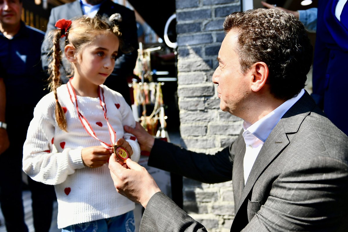 Babacan Düzce'de Esnaf ve Sivil Toplumla Buluştu