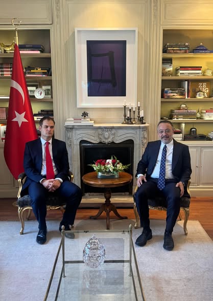Dışişleri Bakanlığı Bakan Yardımcısı Yılmaz, İngiliz Bakan Falconer ile Madrid'de Görüştü