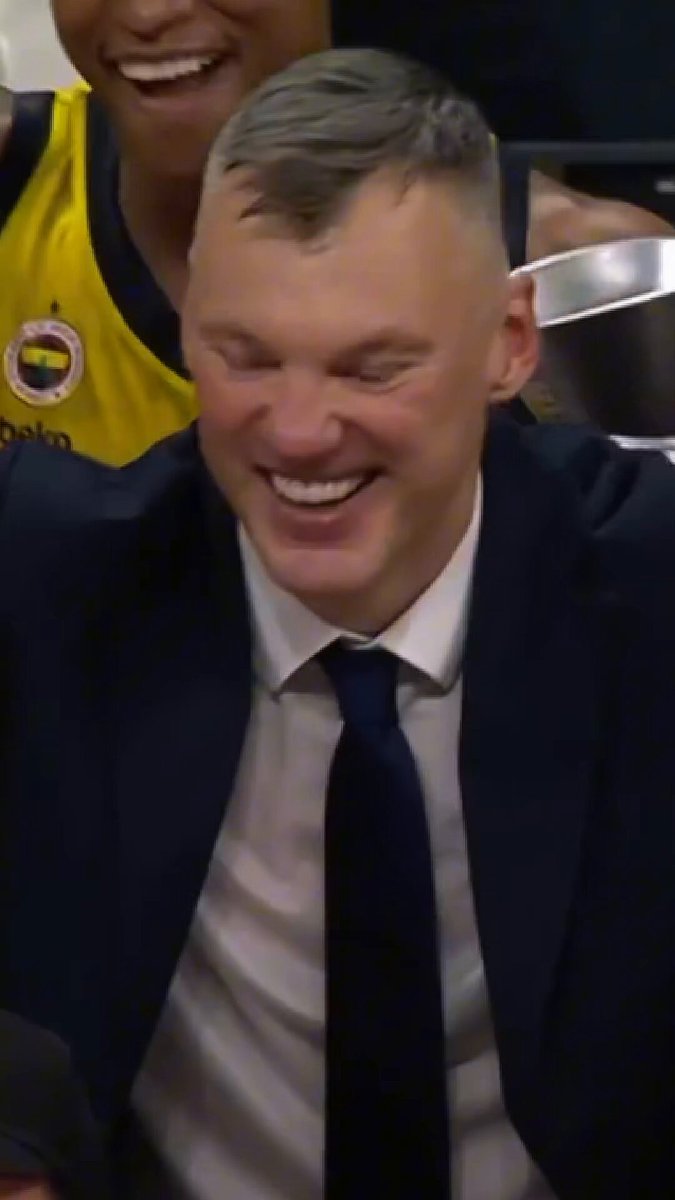 Sağlık Bakanı Koca, Fenerbahçe Beko'nun Şampiyonluğunu Kutladı