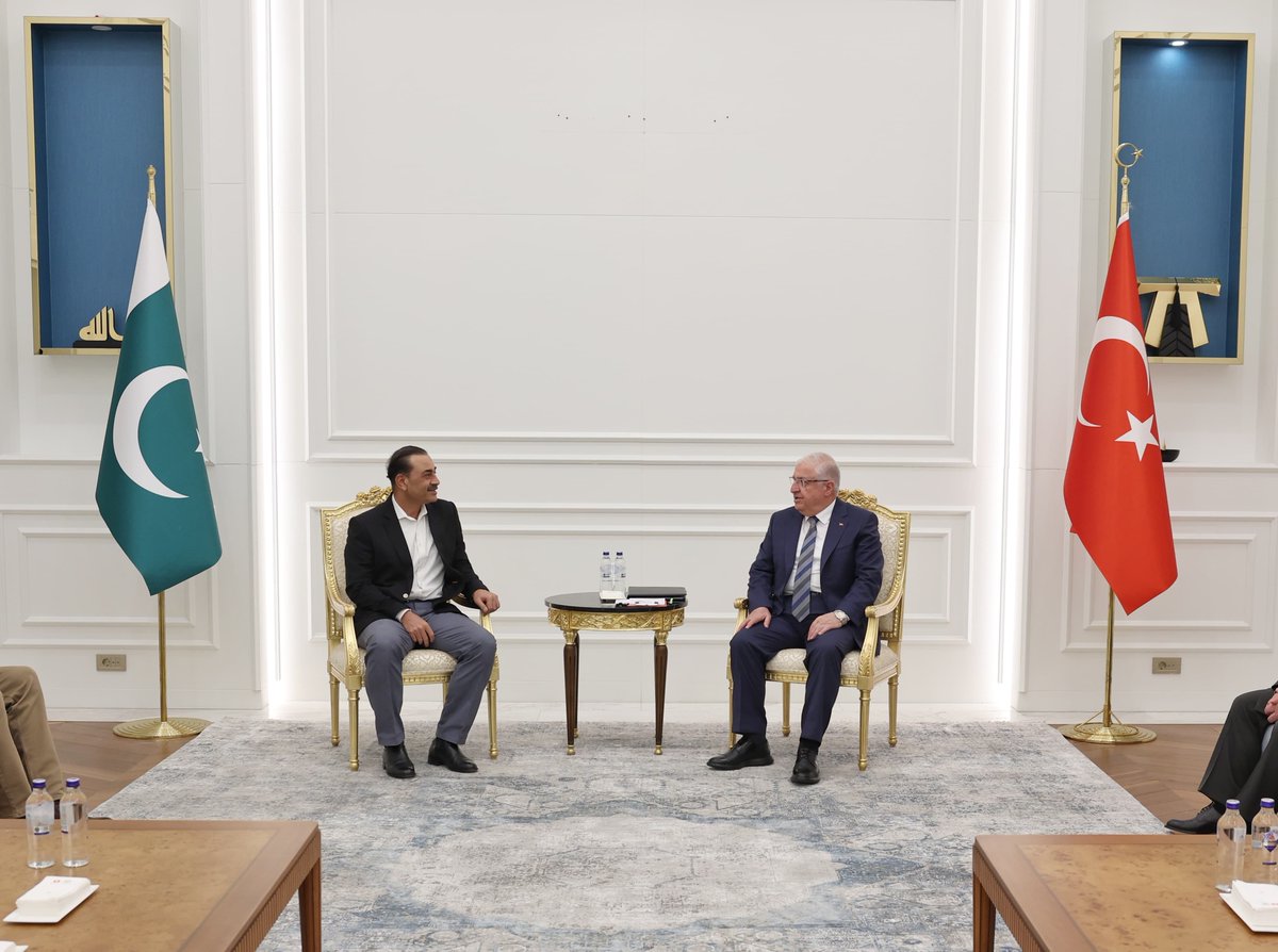 Milli Savunma Bakanı Güler, Pakistan Kara Kuvvetleri Komutanı Munir ile İstanbul'da Görüşü