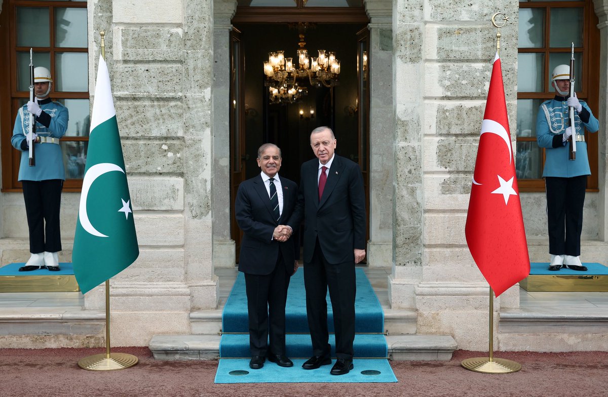Pakistan Başbakanı Şerif, Cumhurbaşkanı Erdoğan ile Dolmabahçe'de Görüştü