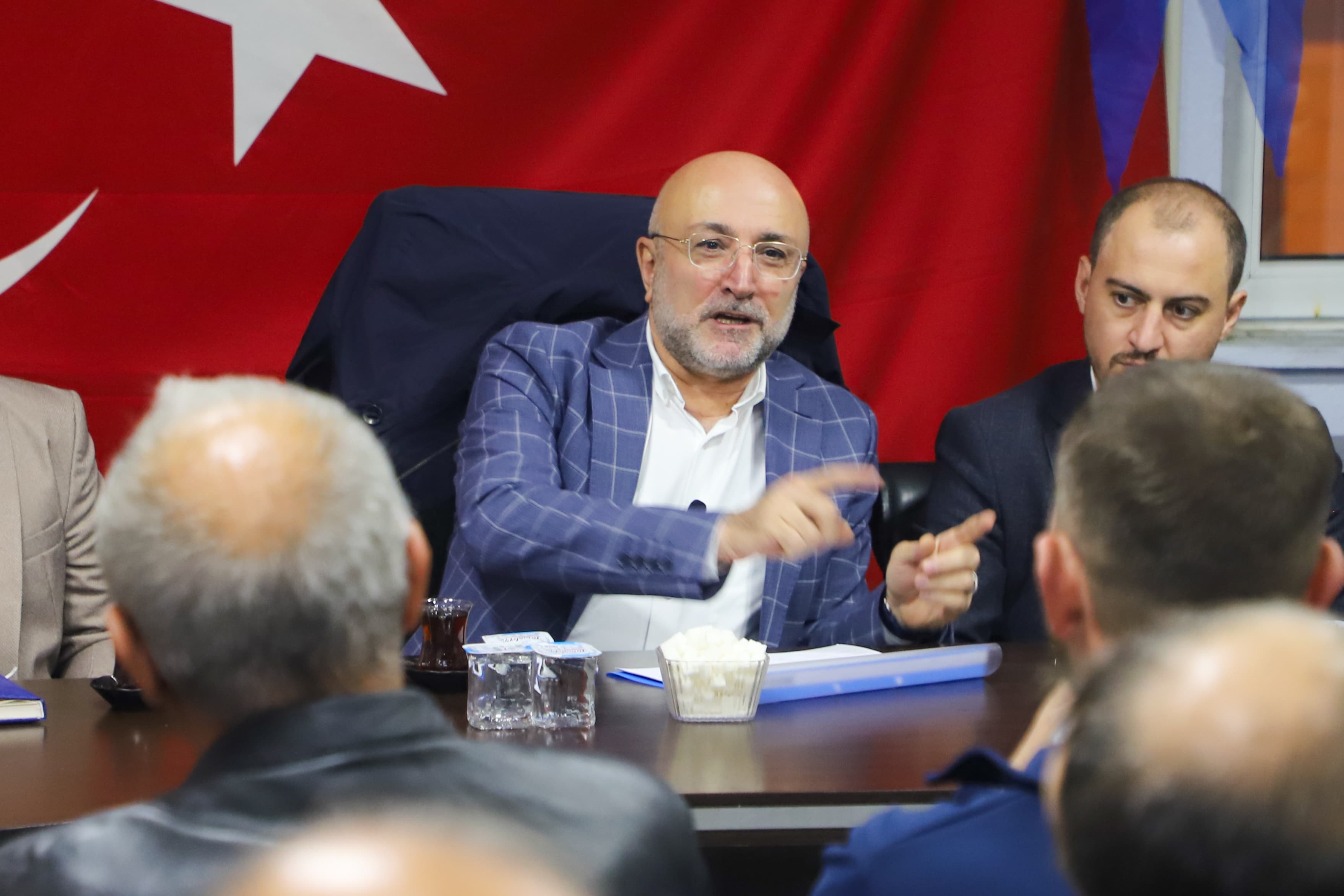 İL BAŞKANI ŞAHİN  ŞUHUT TA TEŞKİLATLA BİR ARAYA GELDİ